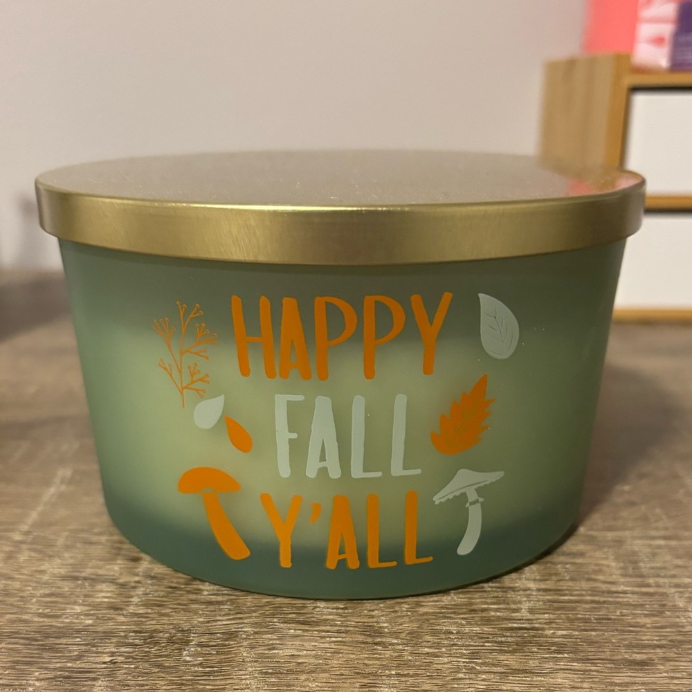 NWT Happy Fall Y’all Candle